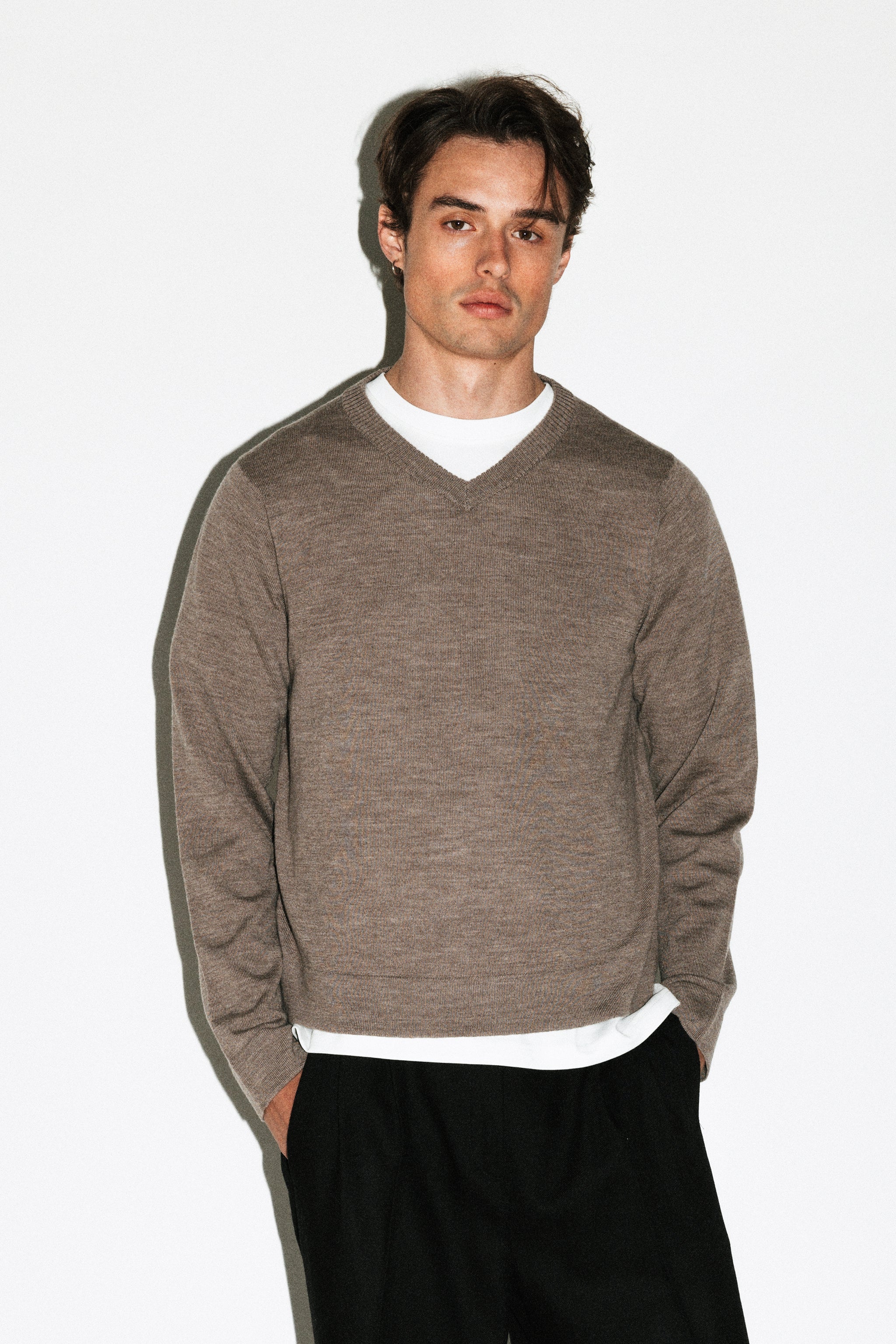 Hammer 90s Fit V-Neck Sweater | Oat – California Arts