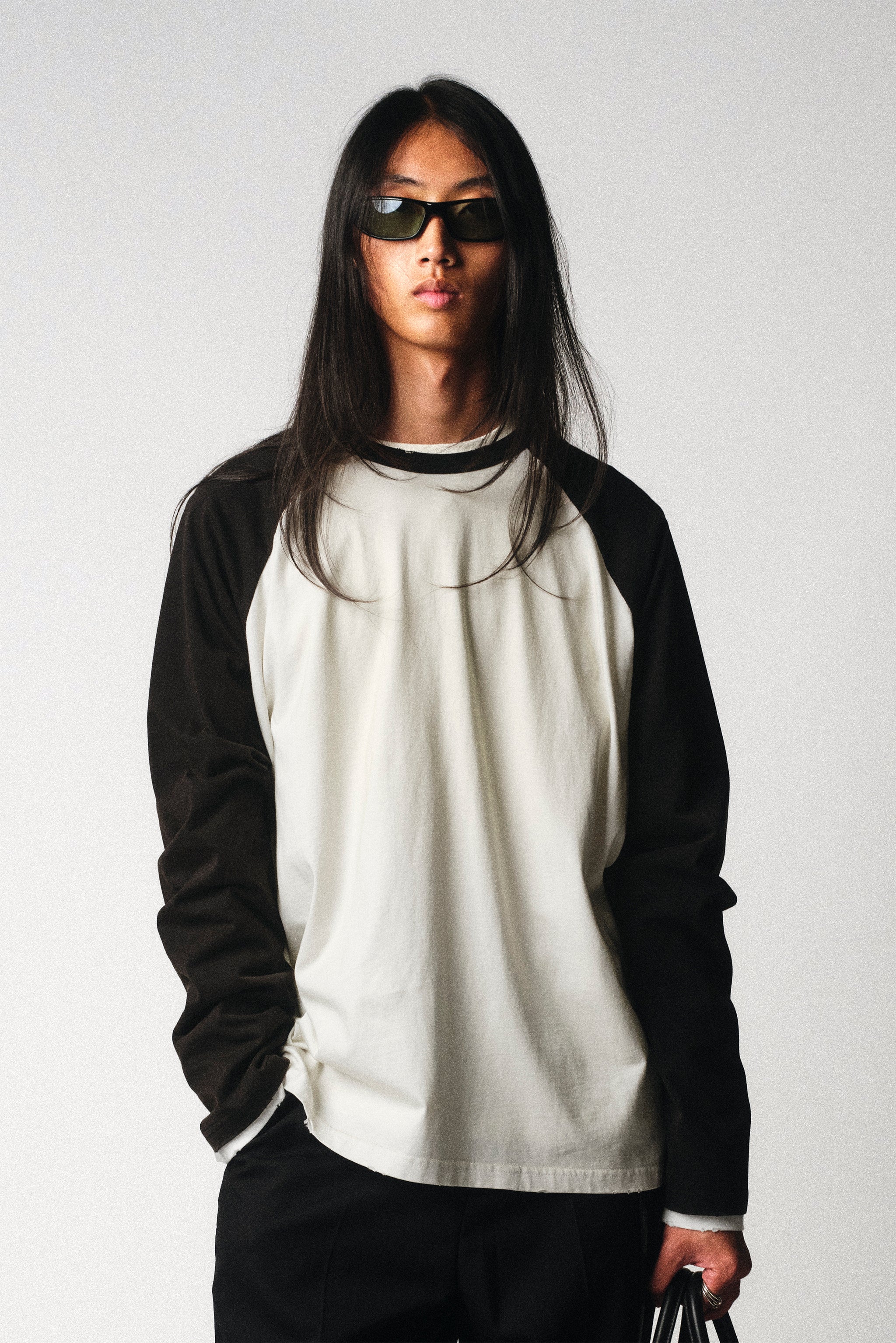 Distressed Black/White