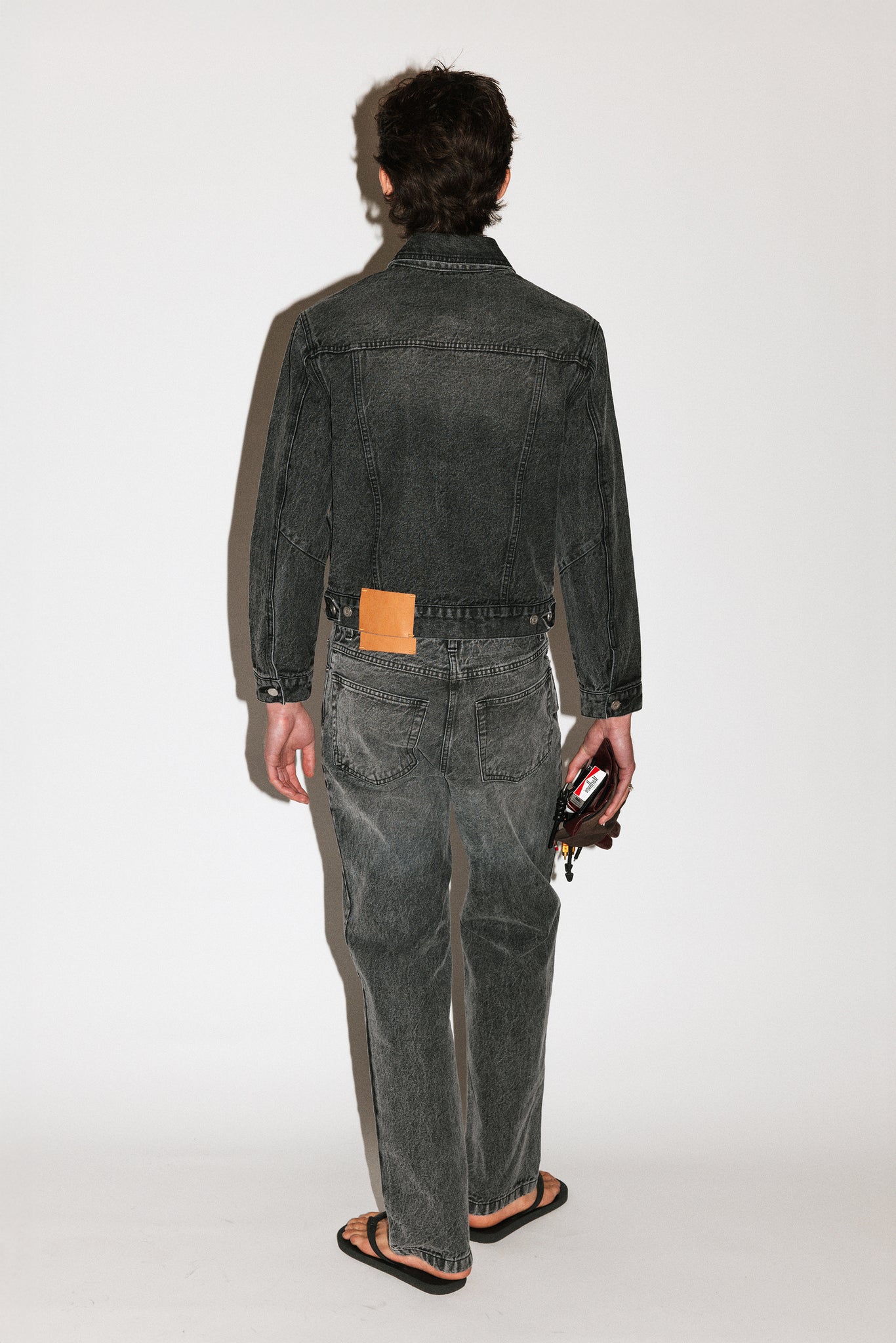 Wilson Loose Taper Straight Leg Jeans  |  Grey Rinse