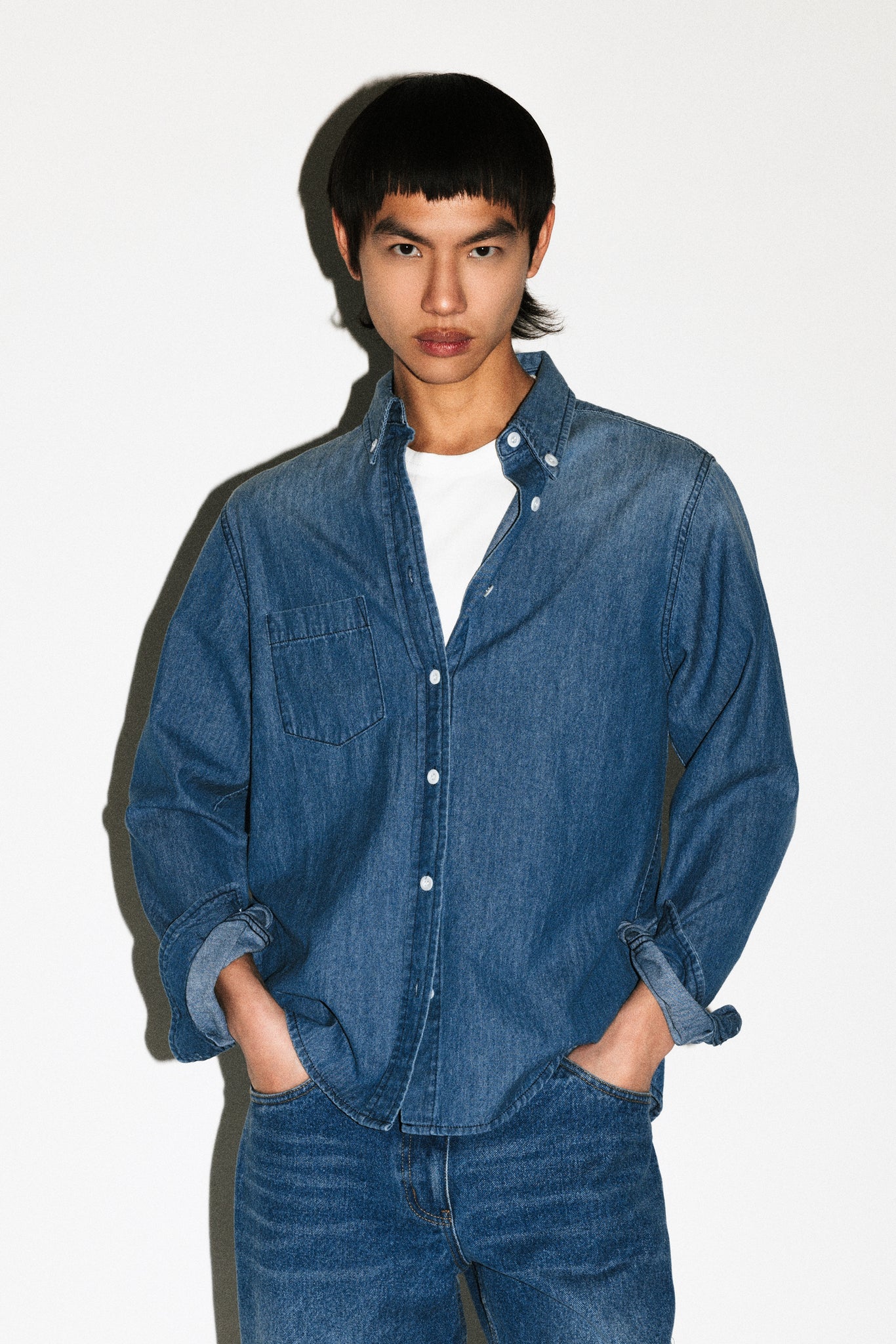 Beachwood Stonewashed Chambray Shirt  |  Vintage Blue