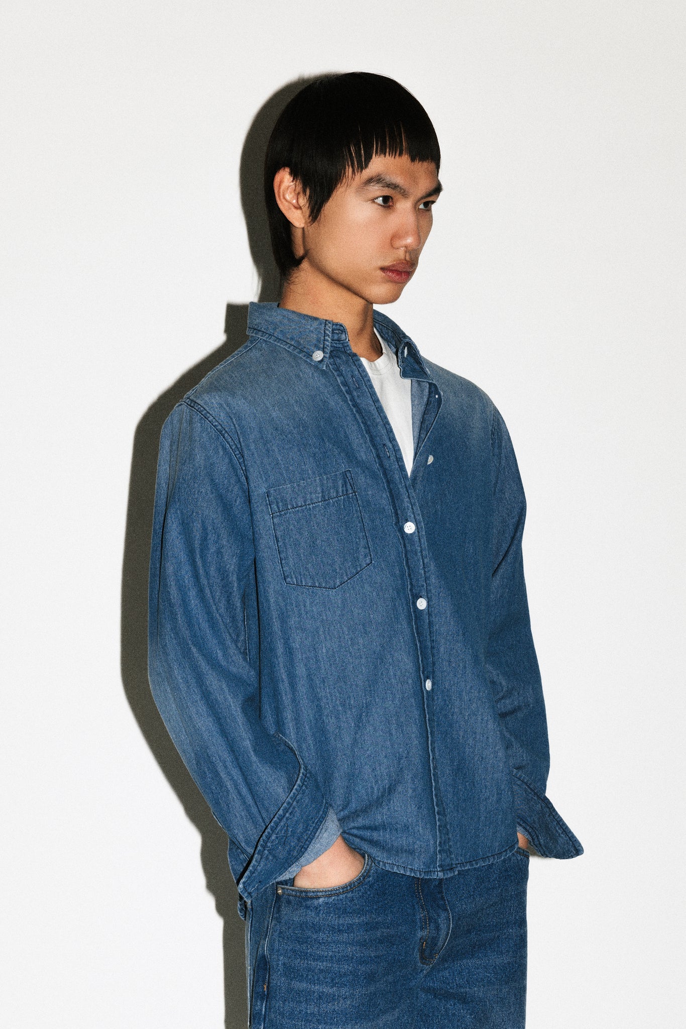 Beachwood Stonewashed Chambray Shirt  |  Vintage Blue