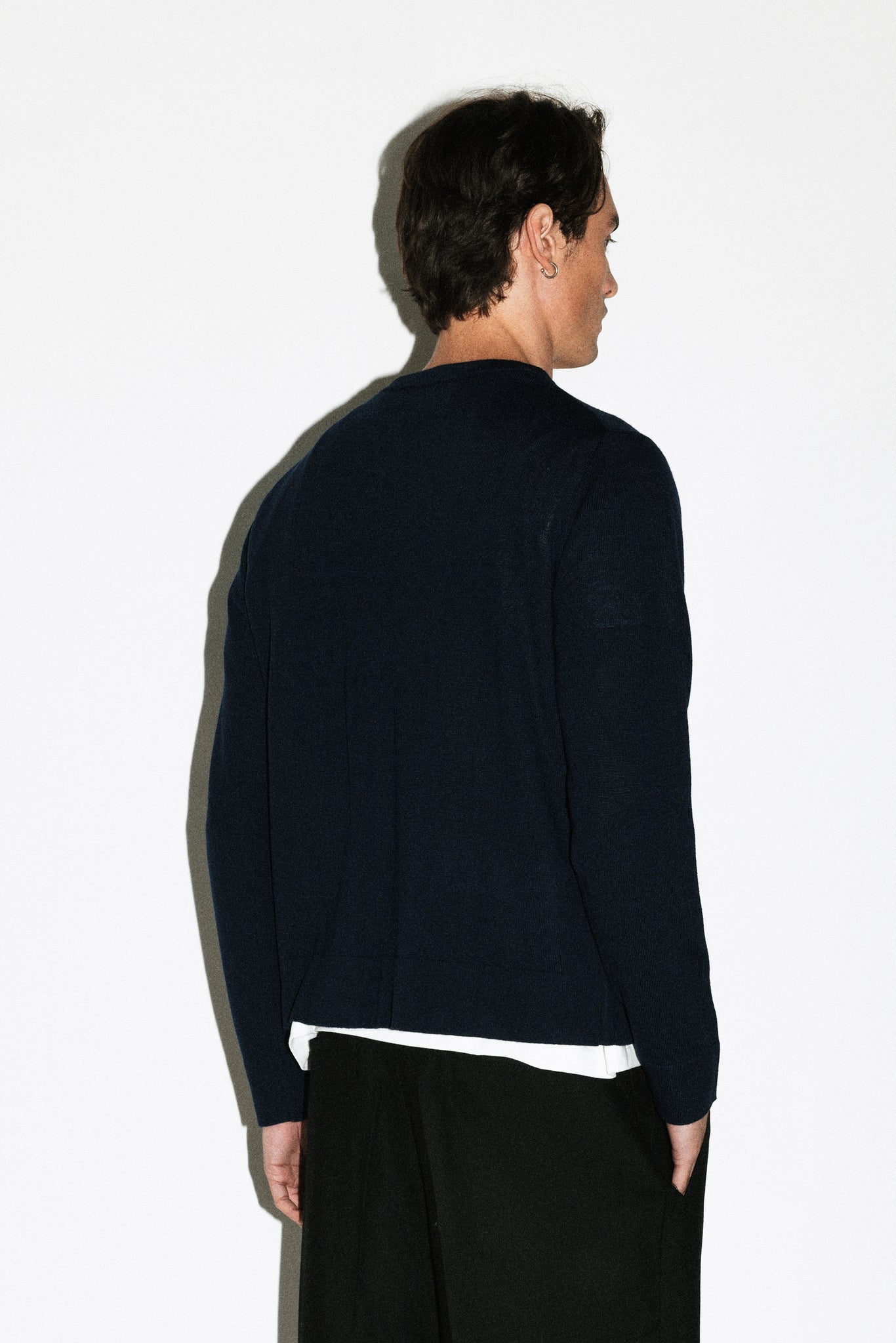 Hammer 90s Fit V-Neck Sweater  |  Navy