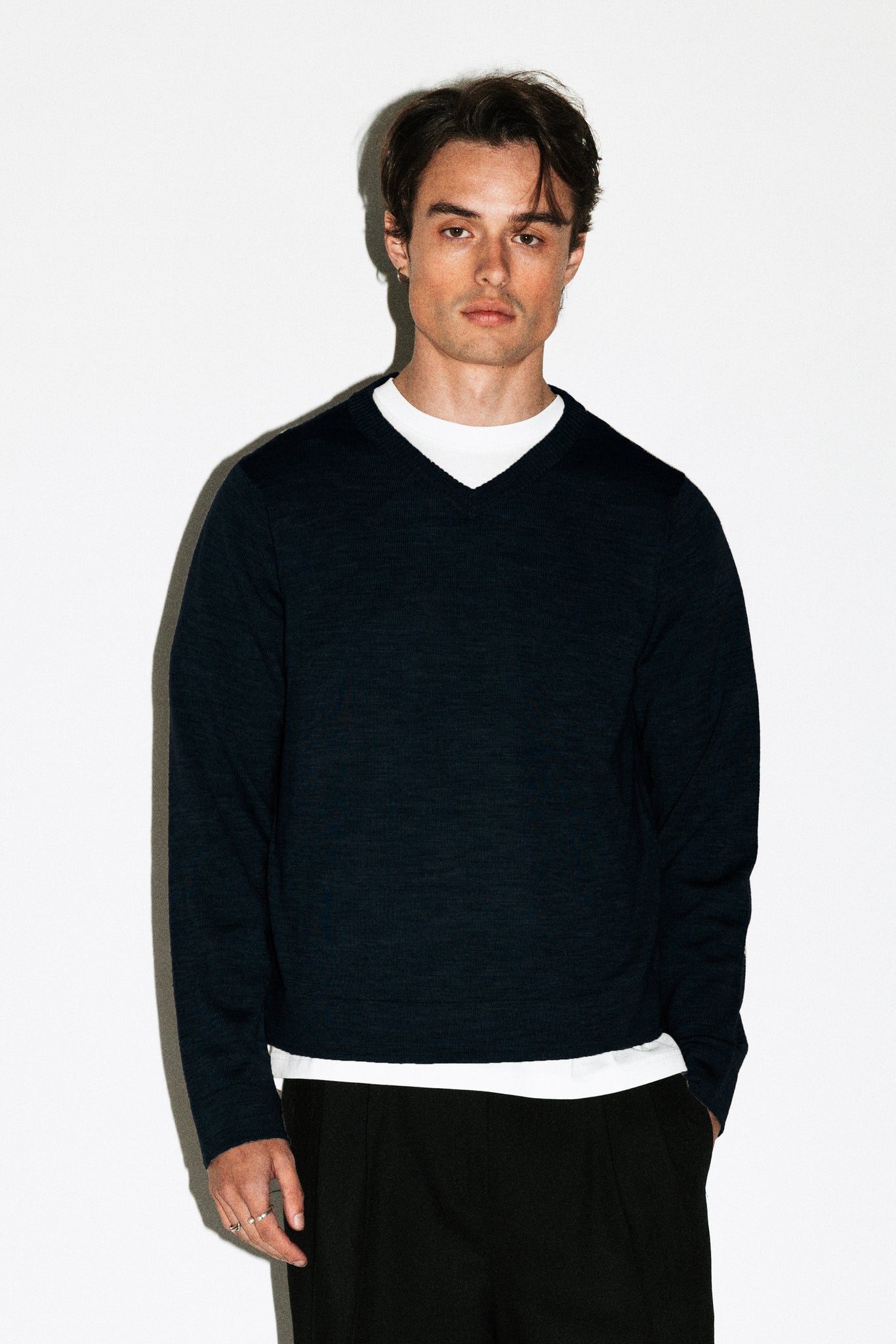 Hammer 90s Fit V-Neck Sweater  |  Navy