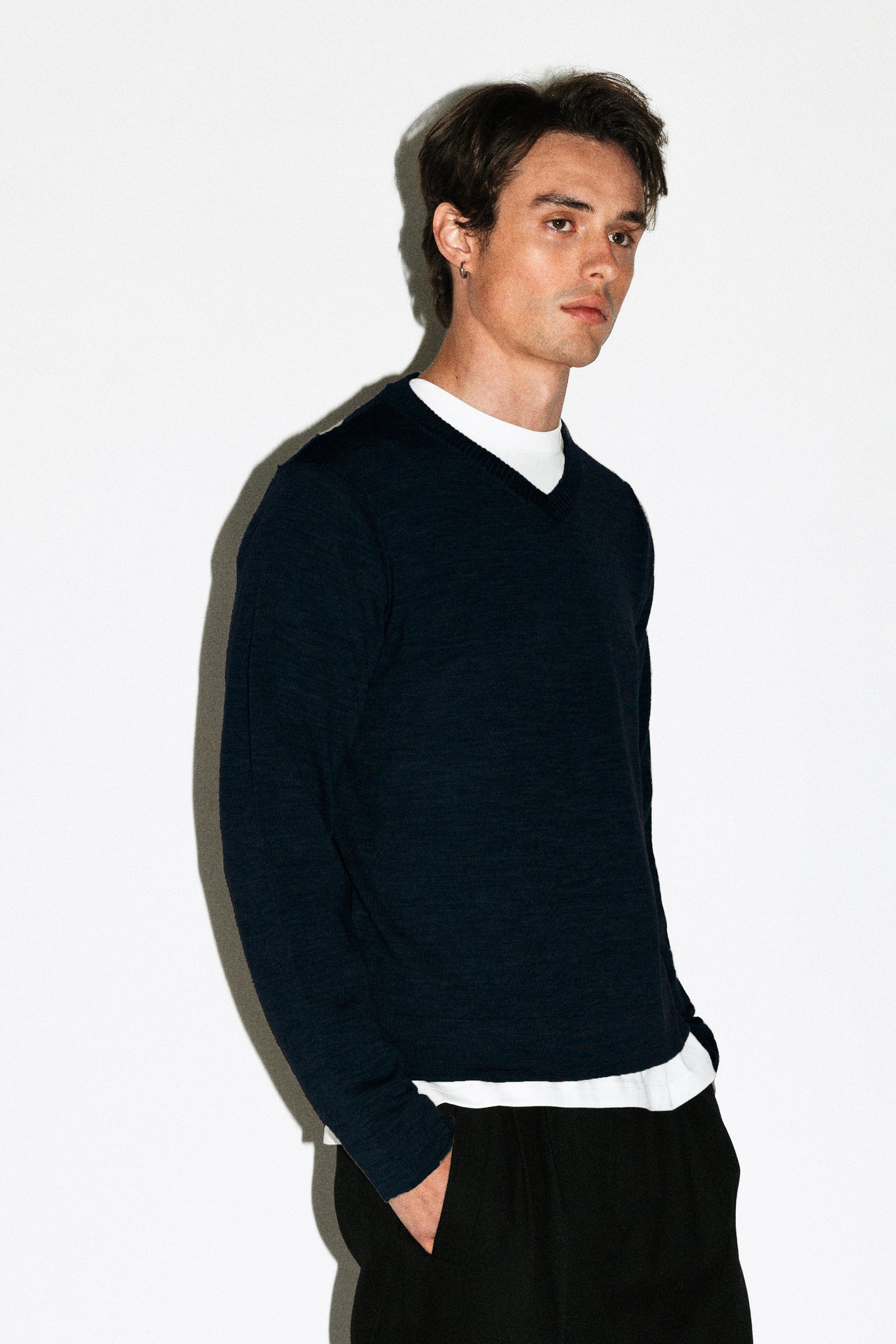 Hammer 90s Fit V-Neck Sweater  |  Navy