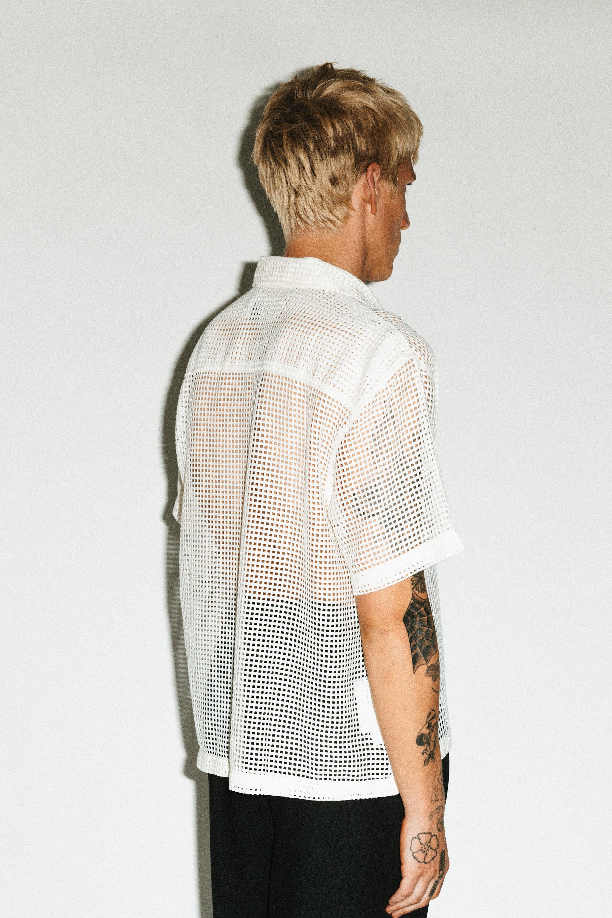 Venice Short-Sleeve Summer Shirt | Grid Crochet – California
