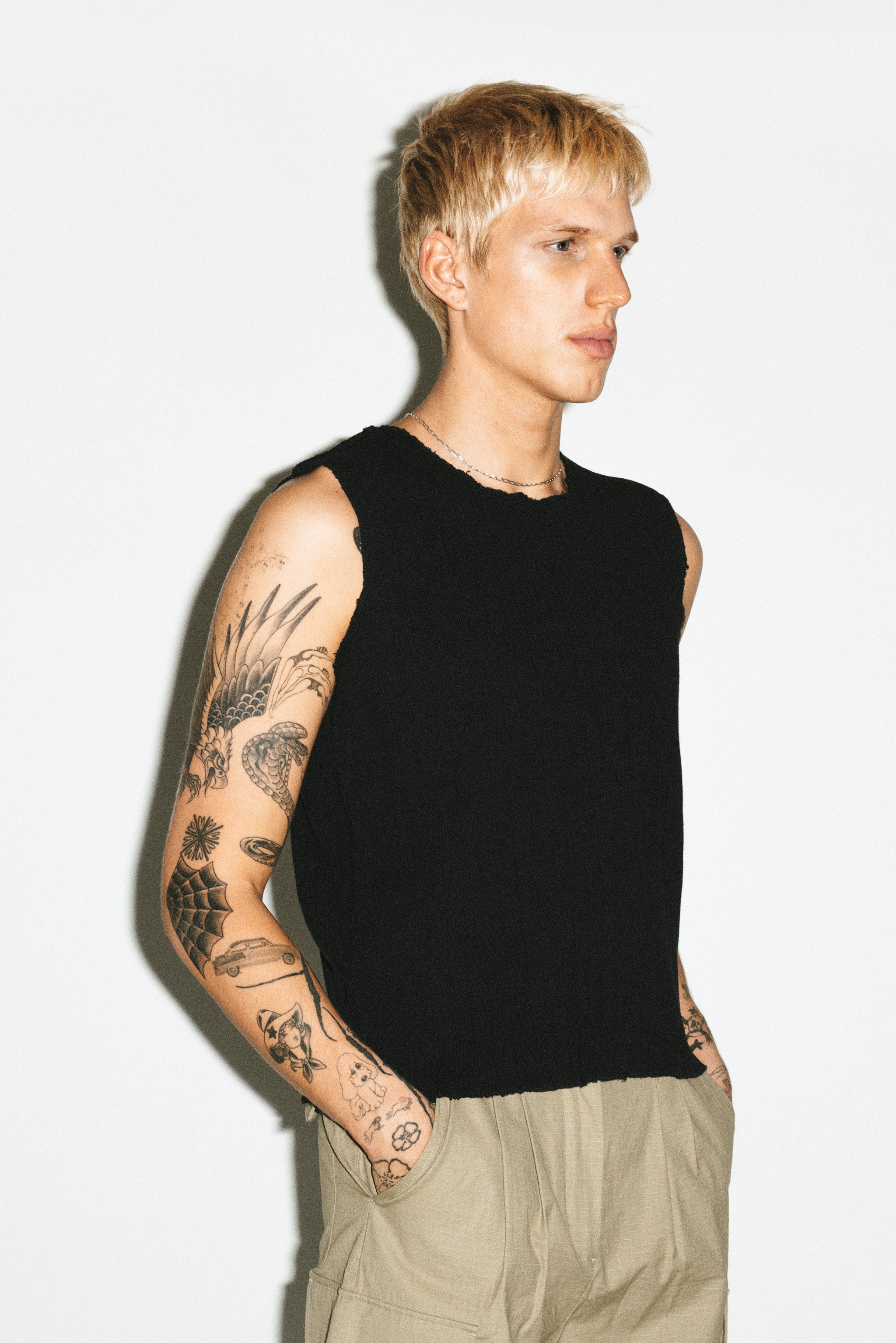 Camden Raw-Edge Muscle Tank | Black – California Arts