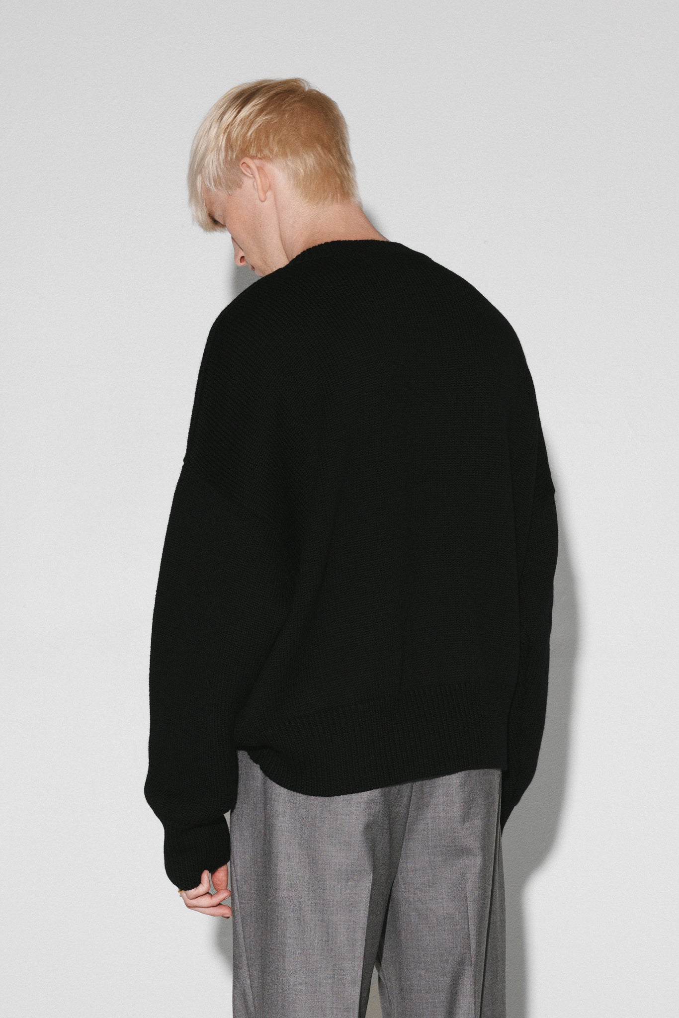Verdes Oversized V-Neck Sweater  |  Black